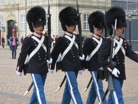changing of the guard, Amelienborg